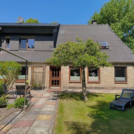 Ferienwohnung Zwischen Den Meeren - Schoene Und Gemuetliche Fewo Mit Garten Dorpstedt Exterior photo
