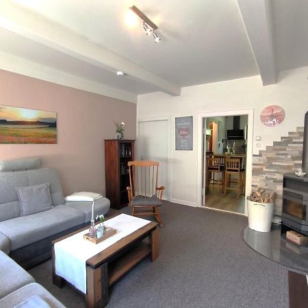 Ferienwohnung Zwischen Den Meeren - Schoene Und Gemuetliche Fewo Mit Garten Dorpstedt Exterior photo