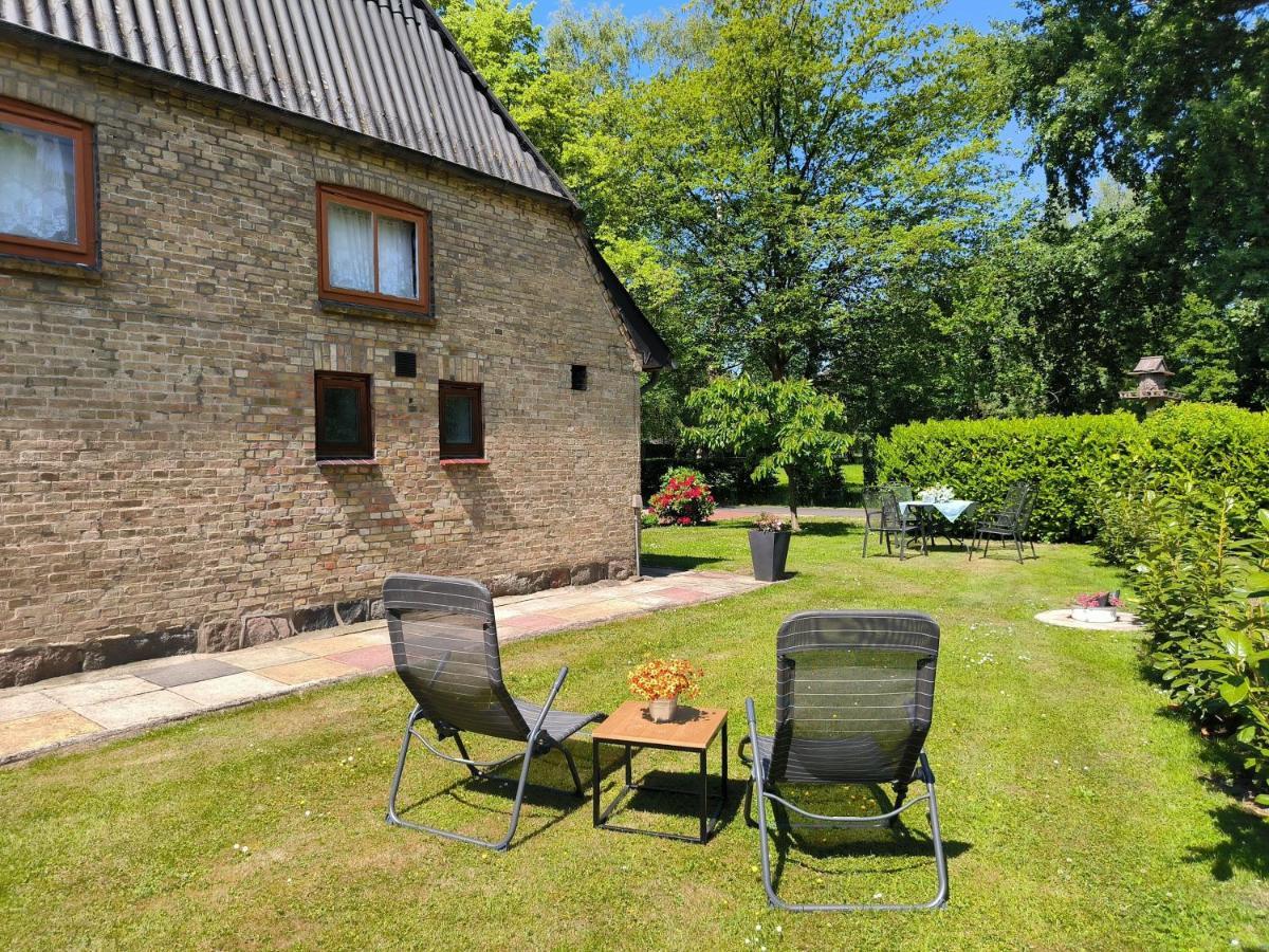 Ferienwohnung Zwischen Den Meeren - Schoene Und Gemuetliche Fewo Mit Garten Dorpstedt Exterior photo
