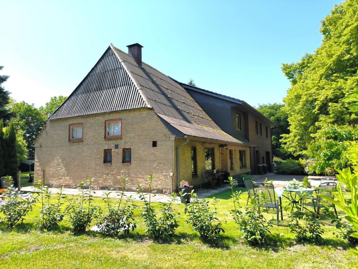 Ferienwohnung Zwischen Den Meeren - Schoene Und Gemuetliche Fewo Mit Garten Dorpstedt Exterior photo